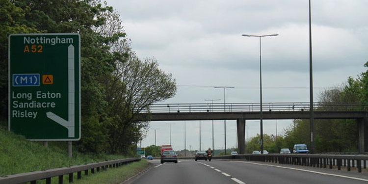 Raod sign directing to Nottingham