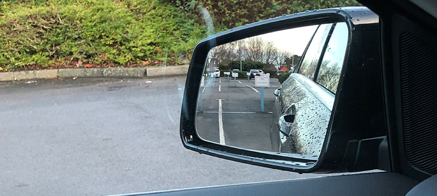 Left door mirror