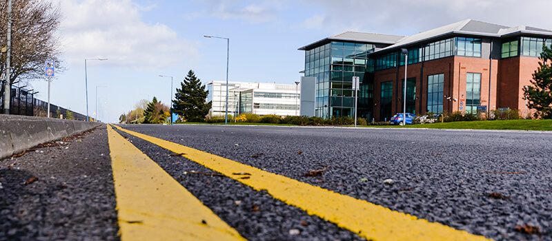 double yellow lines on road