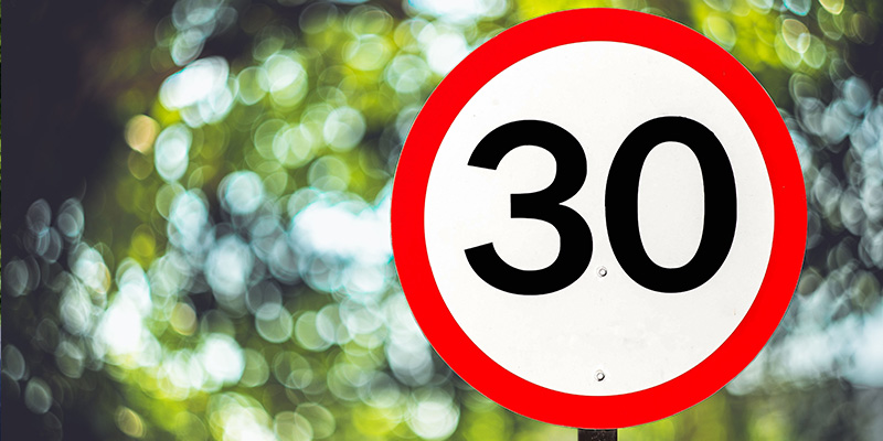 A 30 mph road sign