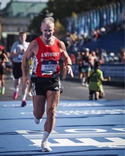 Image of Anthony Johnson running in the Berlin 2026 Marathon